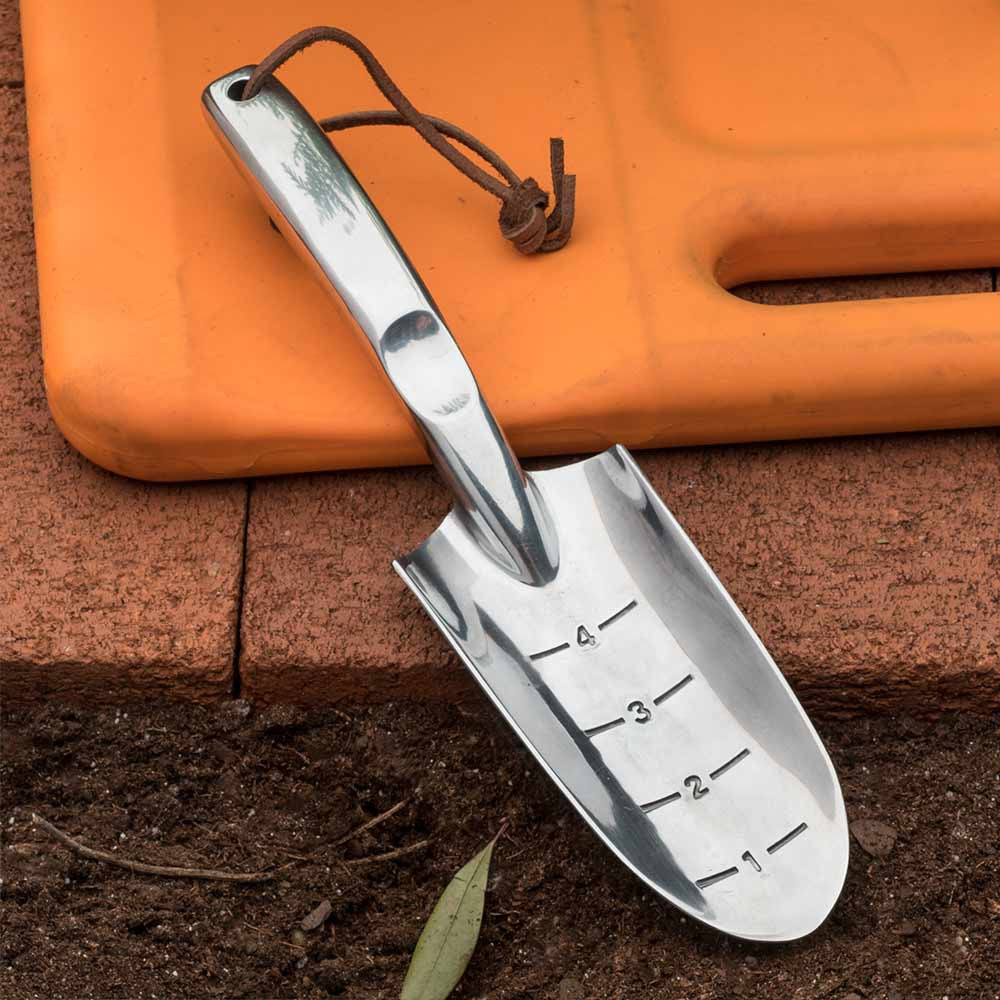 Polished Cast-Aluminum Trowel & Cultivator Set