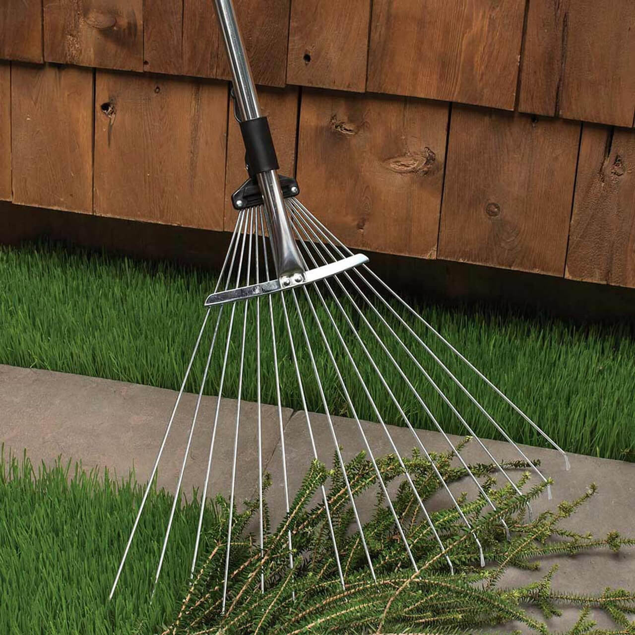 Collapsing Garden and Leaf Rake with Extendable Handle