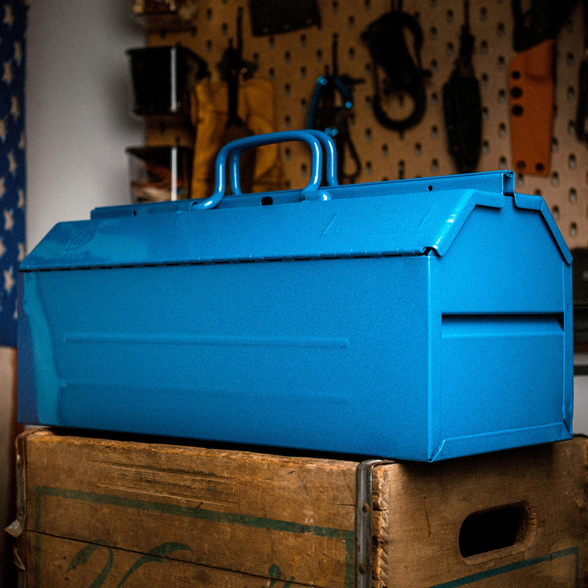 Lockable Hip-Roof Steel Toolbox