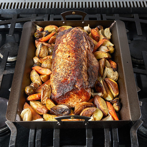 Iron Roasting Pan to Ensure Perfectly Golden Color